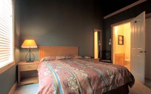 Cornerstone Lodge Fernie - Bedroom